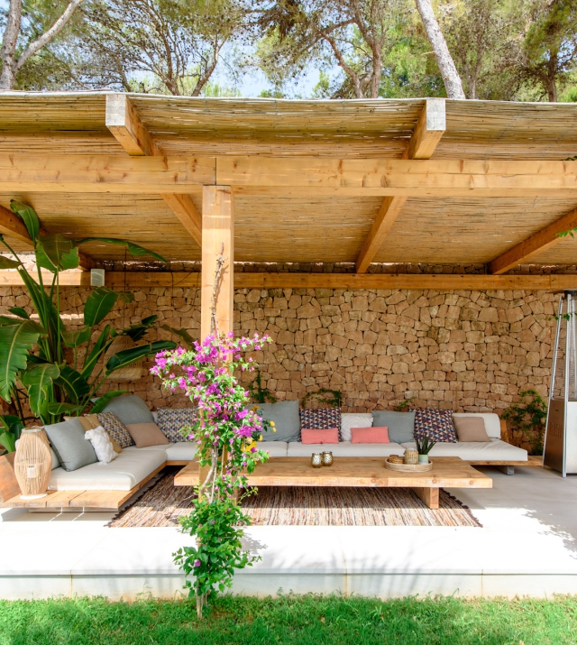 Resa estates huis kopen Ibiza es cubells villa potche wood.jpg
